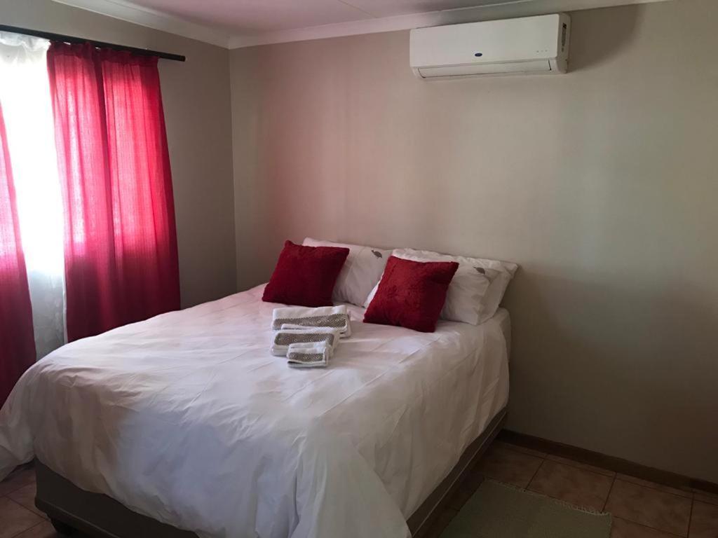 Urbanlife Keetmanshoop Accommodation Dış mekan fotoğraf